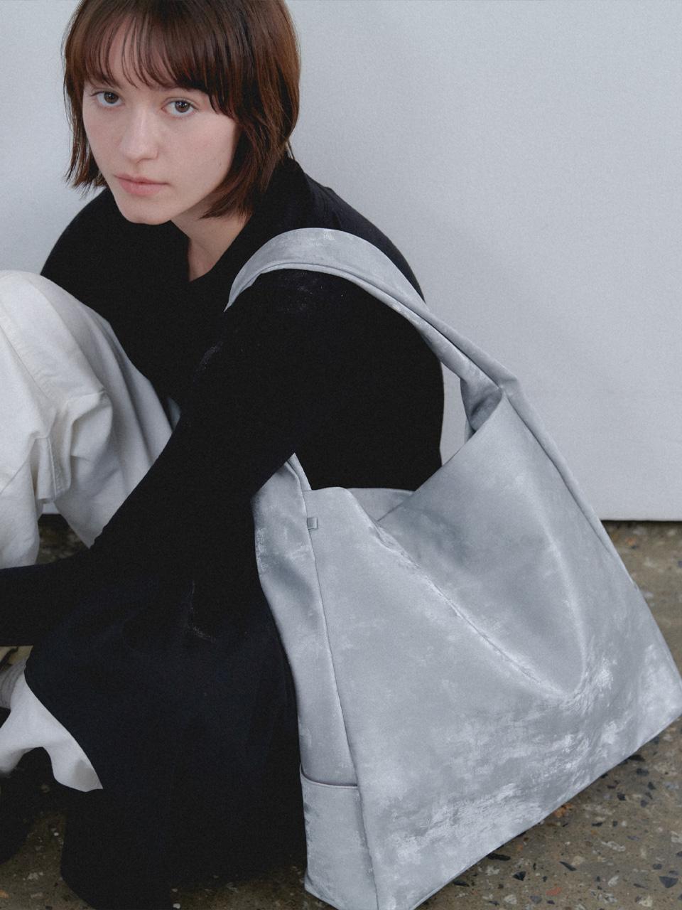 Research L Bag_Silver