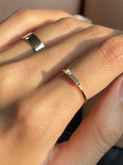 14k Long Baguette Ring