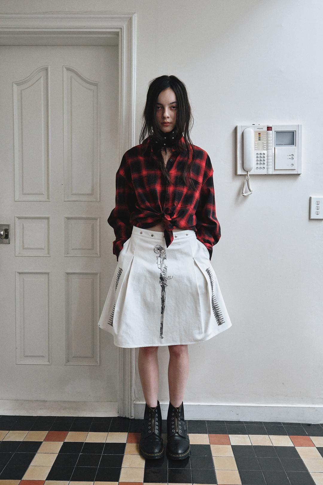 GUN PRINT TWILL PINTUCK SKIRT