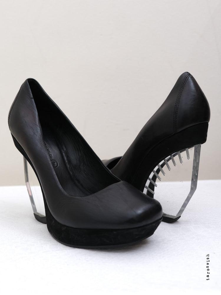 𝔄𝔩𝔩 𝔖𝔞𝔦𝔫𝔱𝔰 eu39 clear wedges