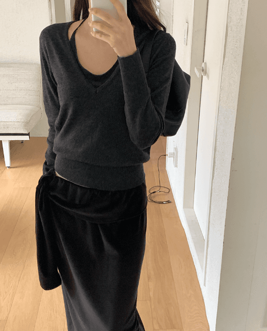 히어썸웨어 [뷔스티에SET] 브이 홀터넥 니트 (3colors)