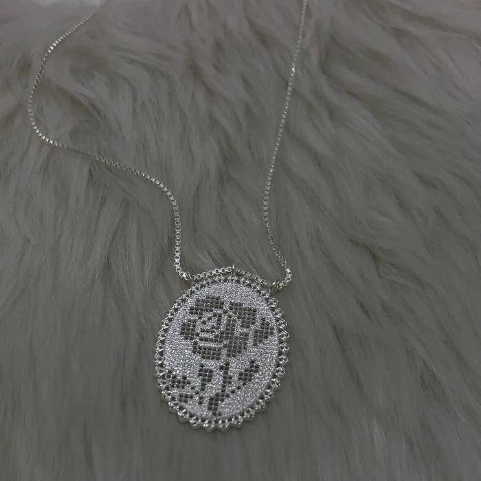 rose crochet necklace