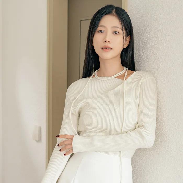 타이넥 언밸런스 슬림핏 니트(SBALKE2)