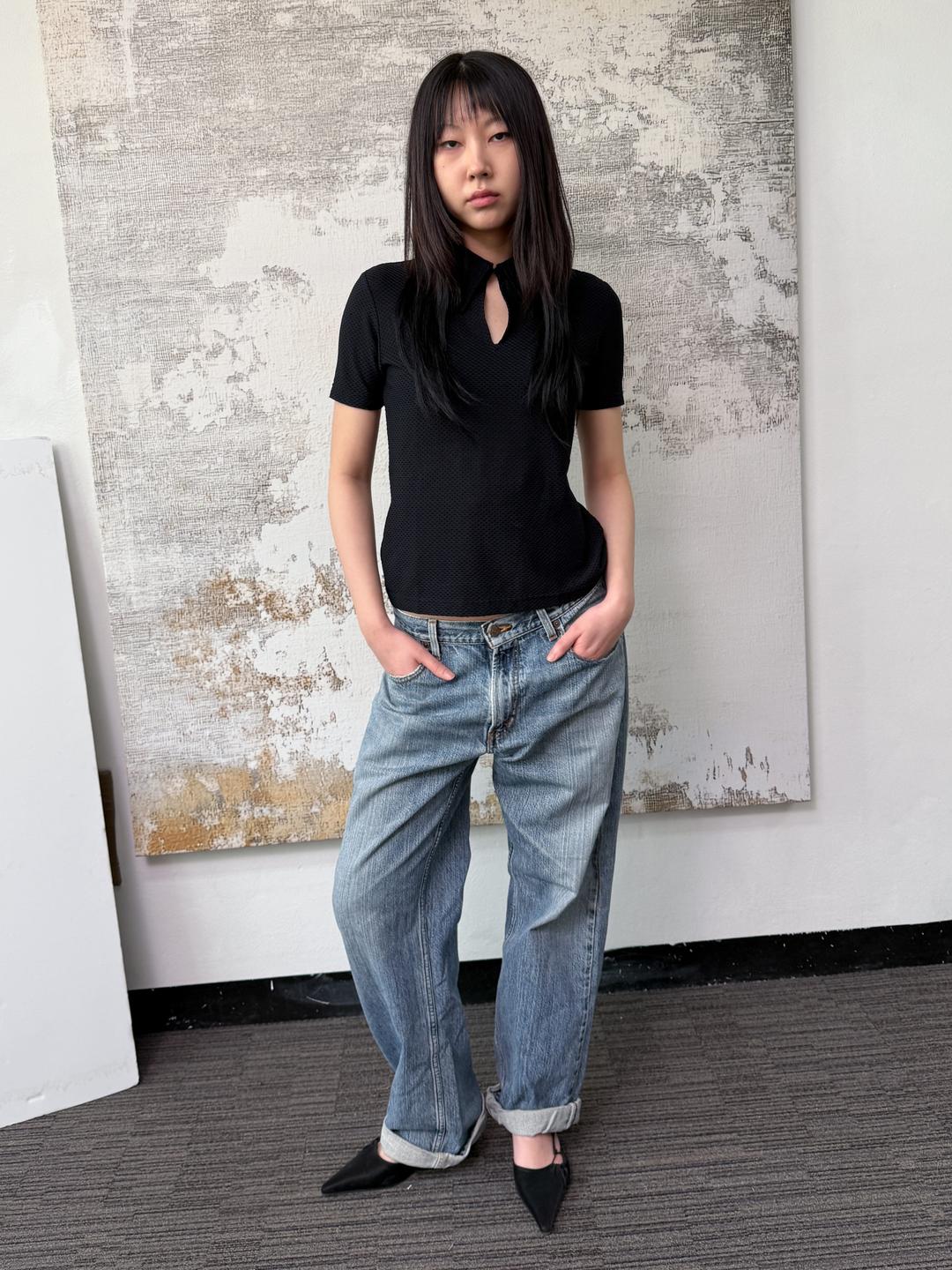 373. Front hook collar top