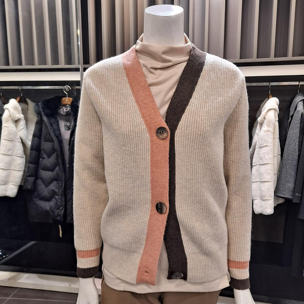 배색V넥스웨터가디건_MOCK232Z3_NC중앙로역점