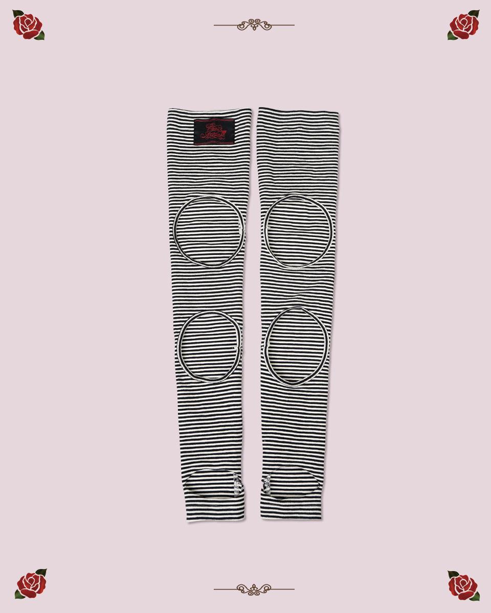 (PRE-ORDER) STRIPE BACK HOLE LEG WARMER [BLACK]