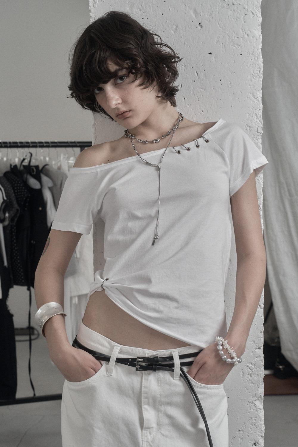 UNBALANCE PIERCING EYELET T-SHIRT WHITE