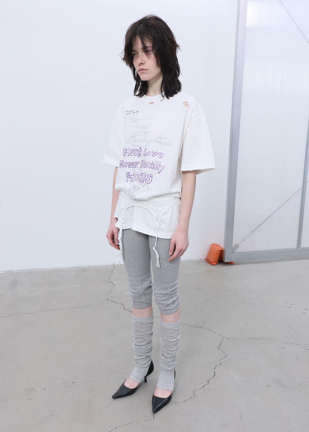 DISTRESSED OVERSIZED T-SHIRT (WHITE)