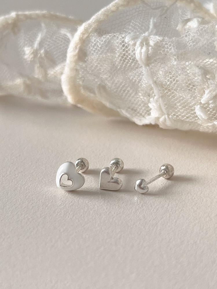 925실버 헤리트 하트 화이트 이너컨츠 귓바퀴 은피어싱 (one color)
