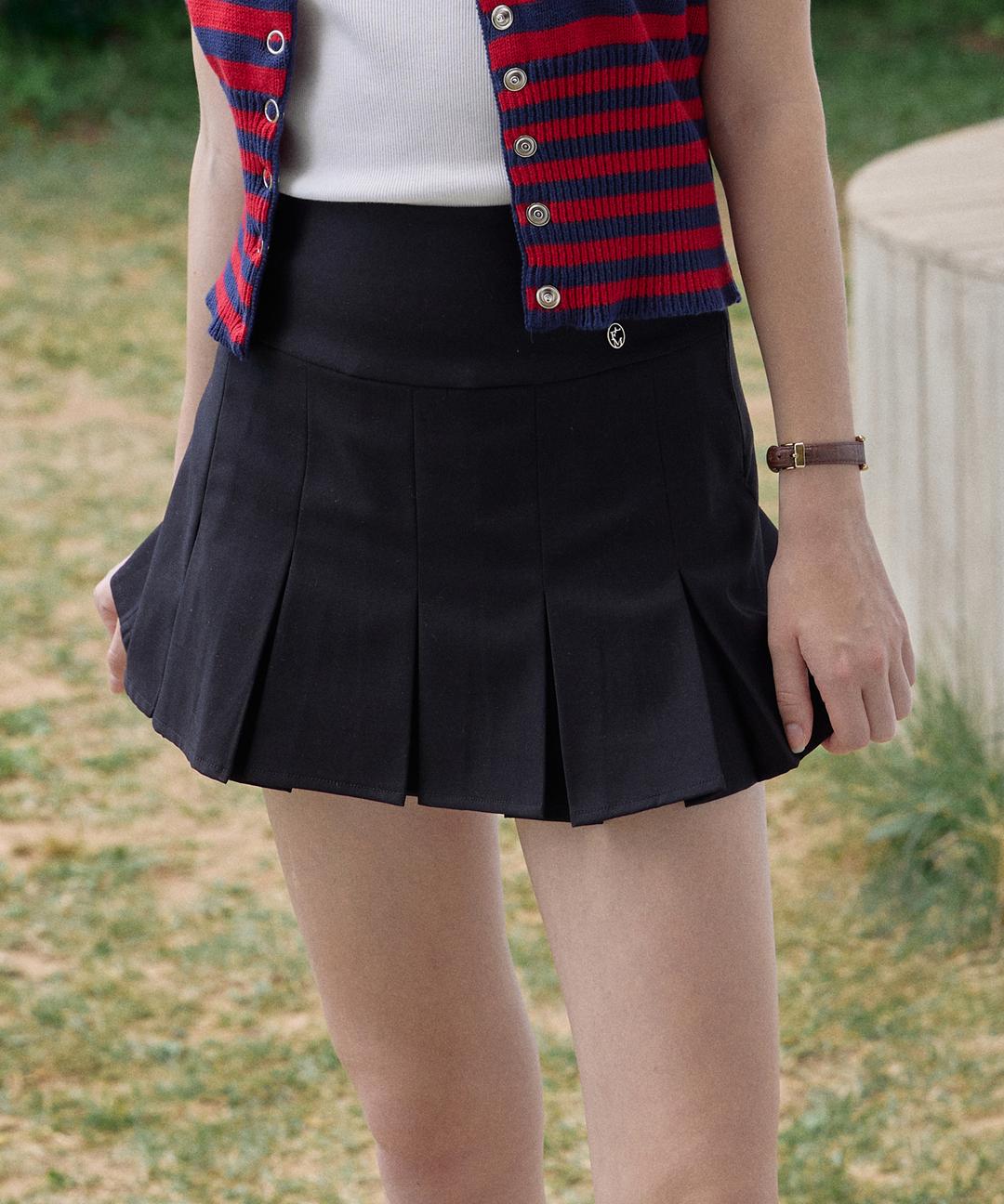 Classic Pendant Pleats Mini Skirt ( Black )
