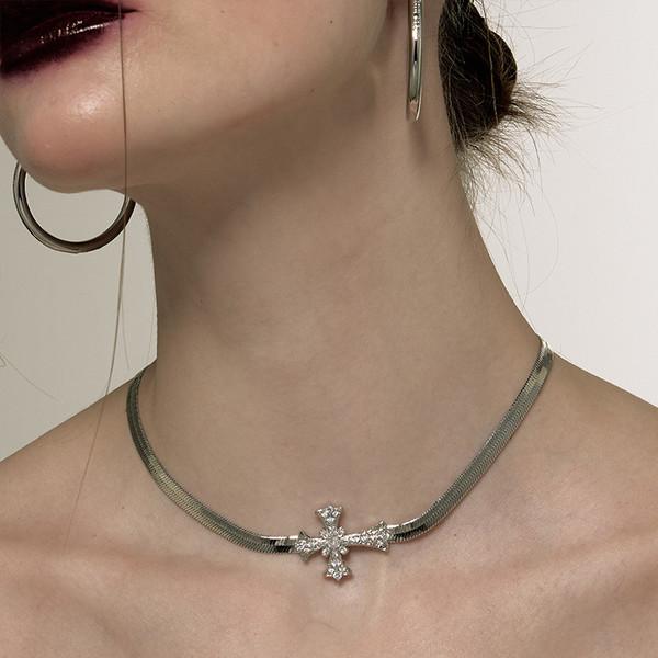 1JINNSTUDIO cross snake bone choker