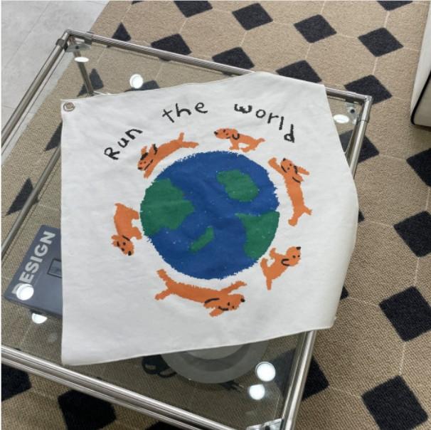 [발구락] Run the world 패브릭 포스터