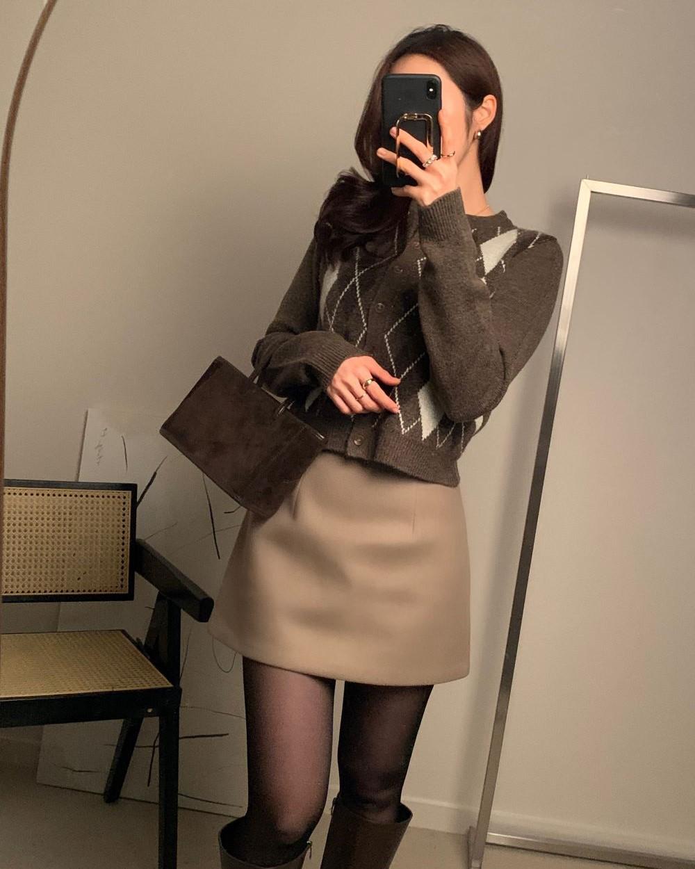 오데뜨 울 미니 스커트