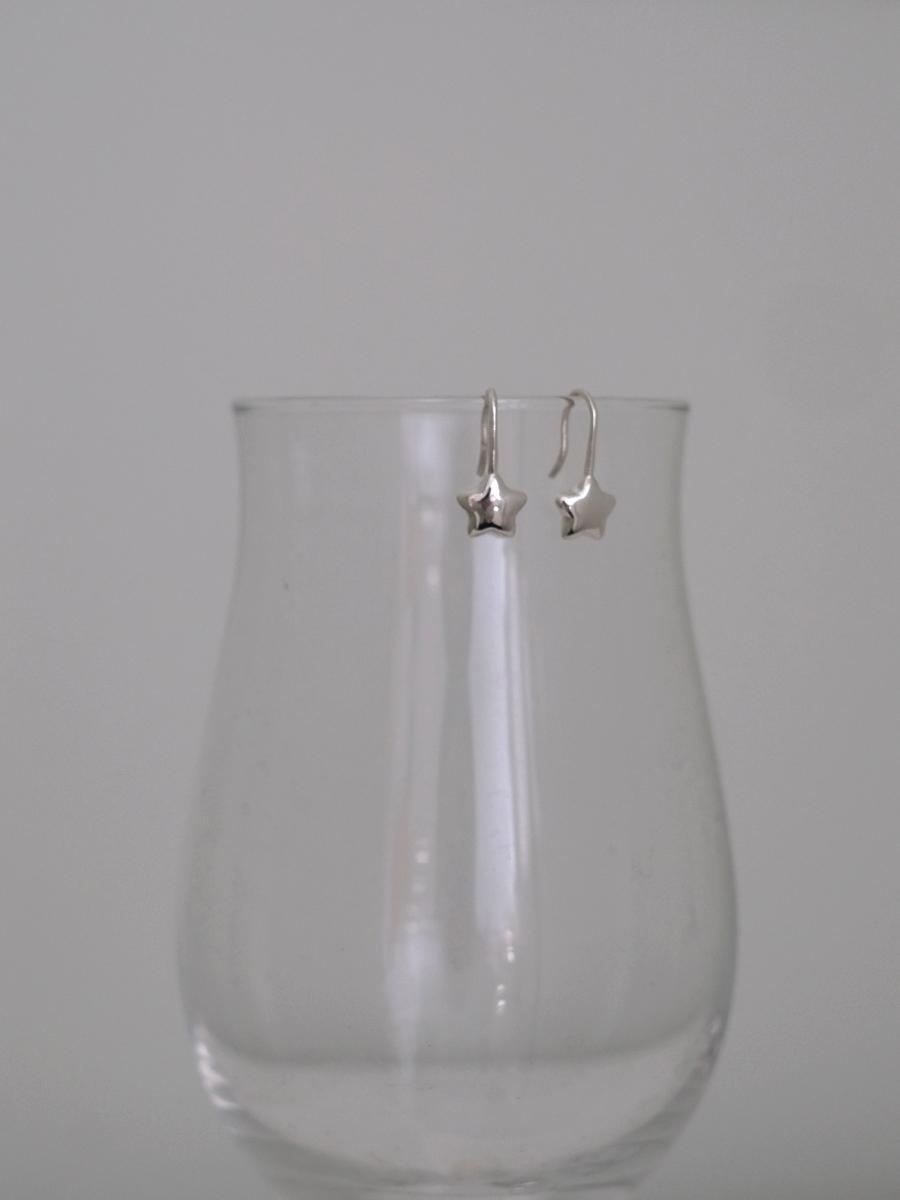 Tiny Star Earring