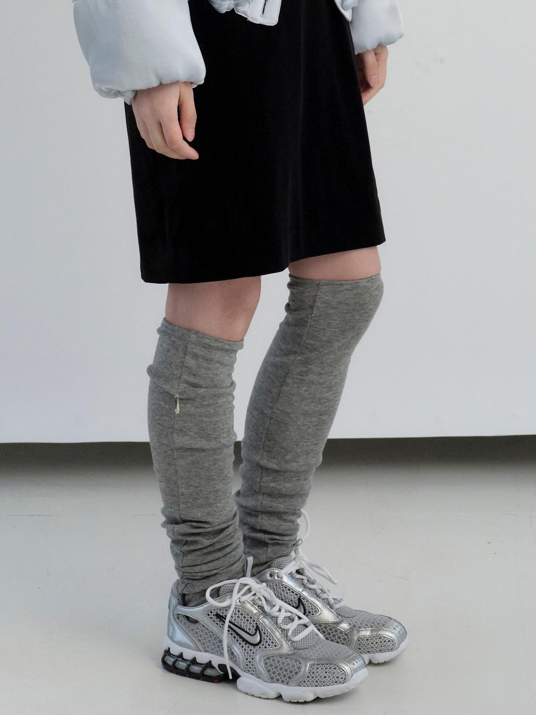 CHARM TOE SOCKS IN GRAY / BROWN