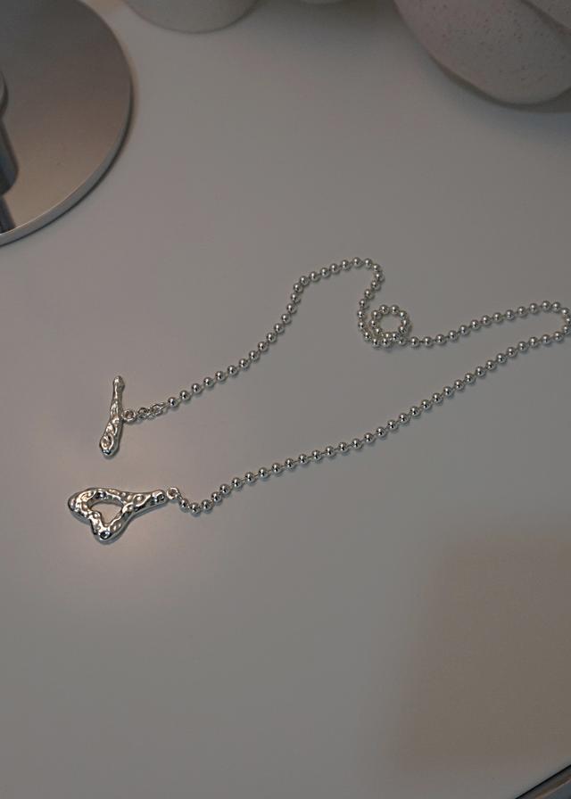 Silver ball chocker necklace