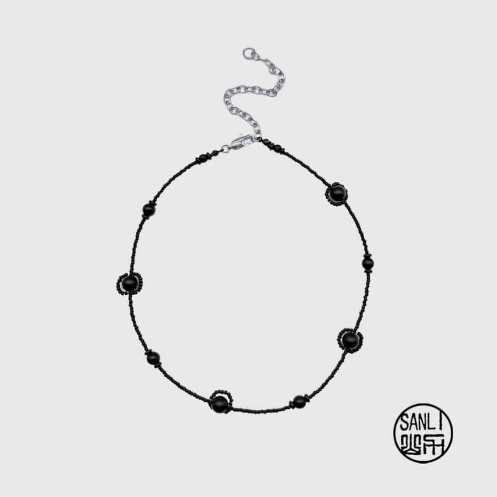 Onyx linked pattern necklace – short