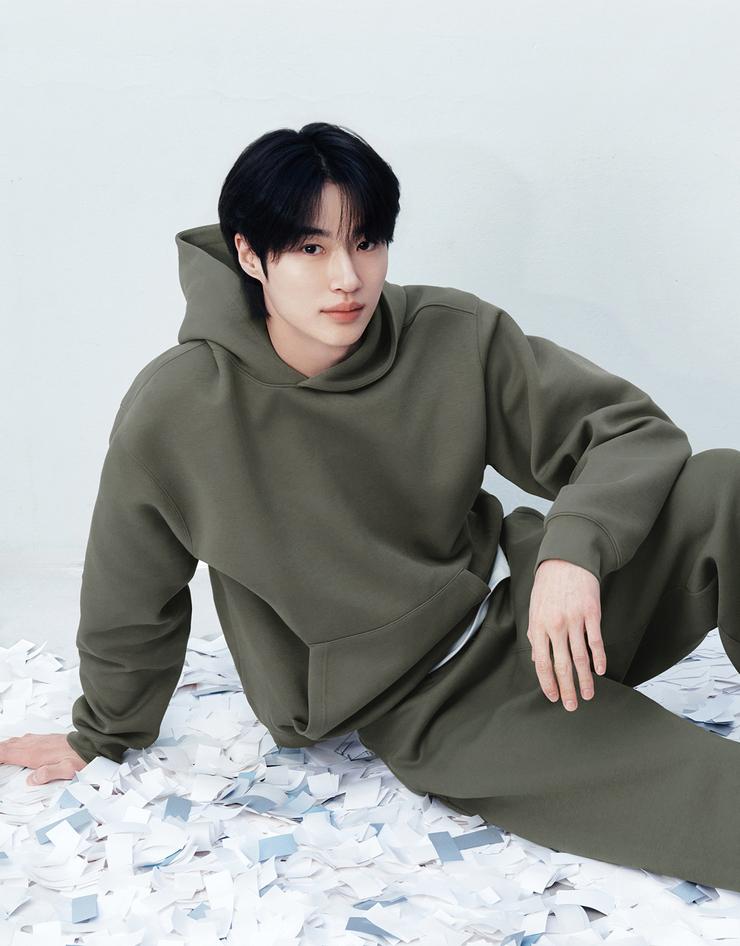 NEW [변우석] 에어리 후드티