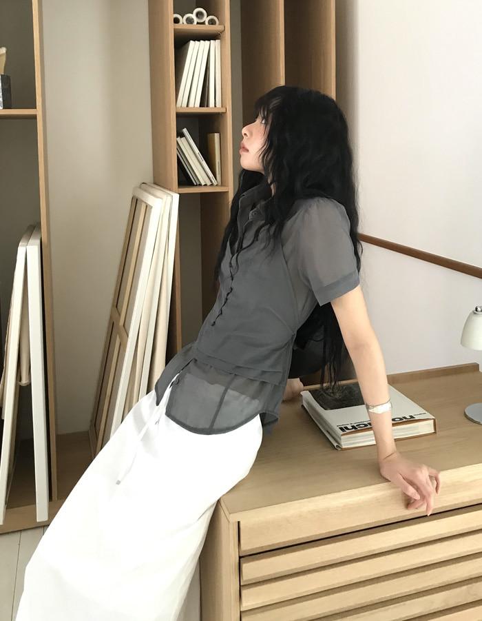 쉬어 퍼프 슬리브 블라우스