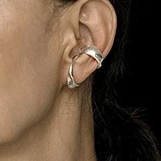 Wave ear-cuff