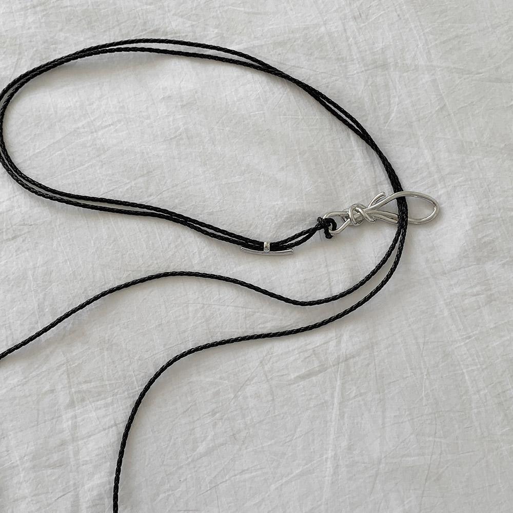 비마이뮤즈 [유니크템💫] 티뉴 메탈 블랙 매듭 리본 토글바 슬림 끈 벨트