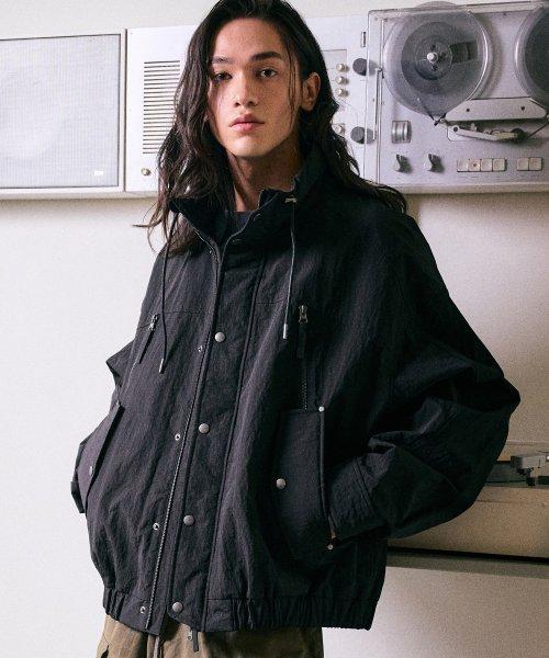 드로우스트링 하이넥 윈드브레이커