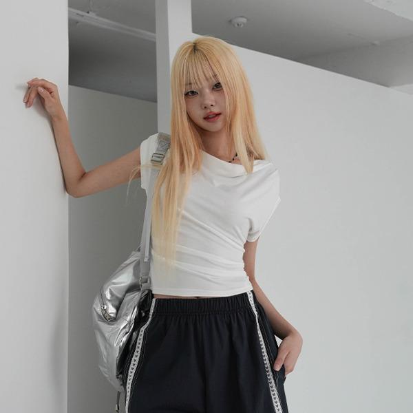 니카 언발 셔링티셔츠