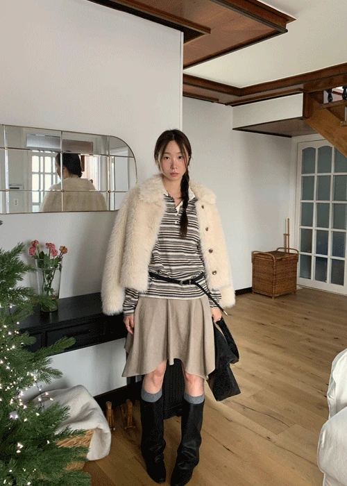 아몬드 퍼 무스탕 자켓 (2 color)