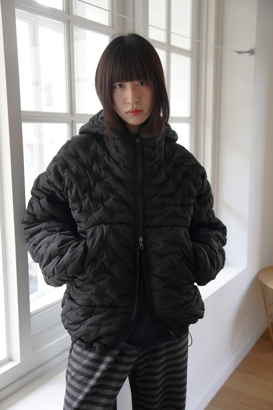 [12월 5일 예약발송] REVERSIBLE POPCORN PUFFER - BLACK