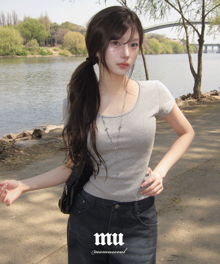 [MADE/완벽한데일리🍀/2사이즈] MOMU BASIC 유넥 반팔 티셔츠 - 5color