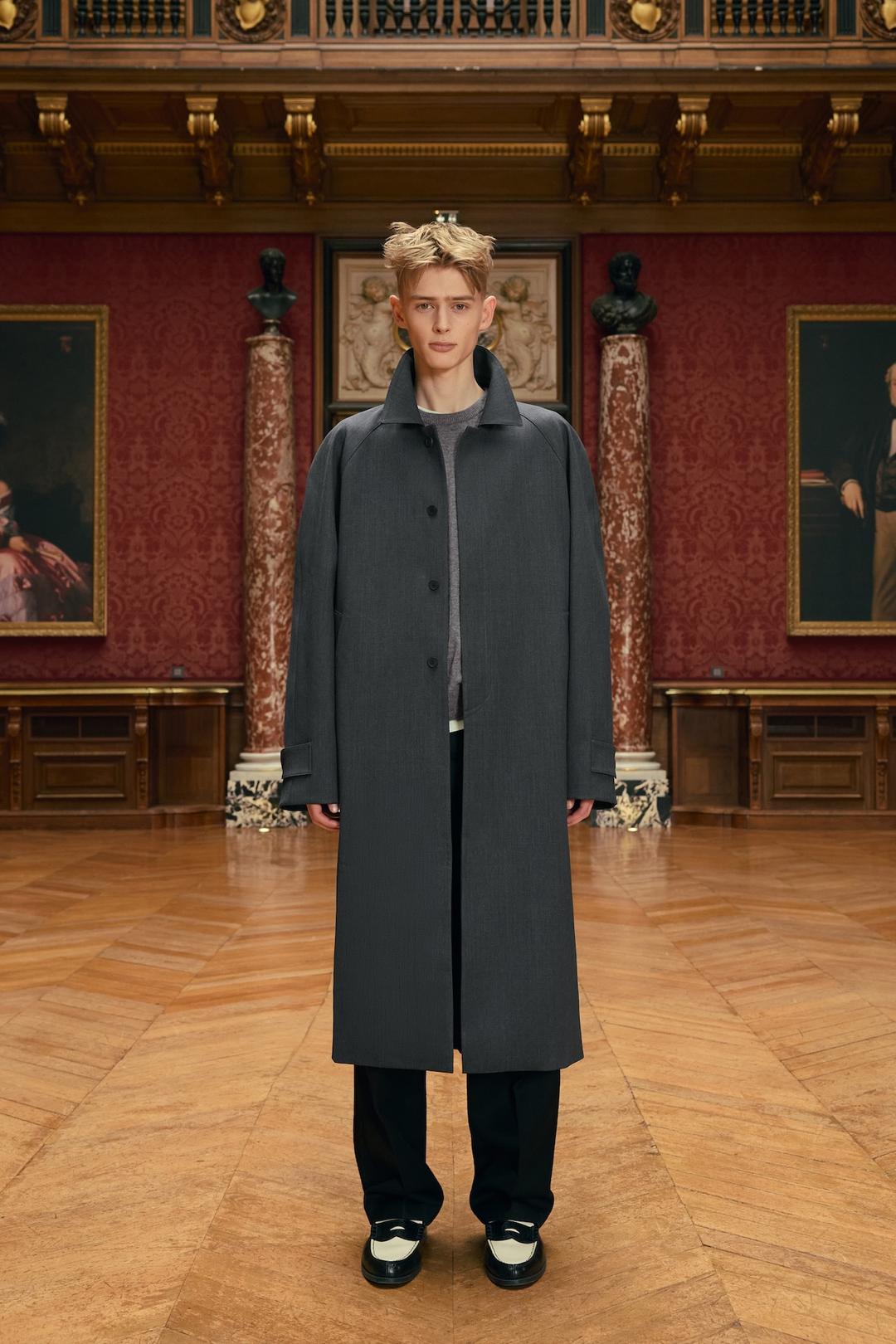 ROUND SLEEVE WOOL MAC COAT in Charcoal