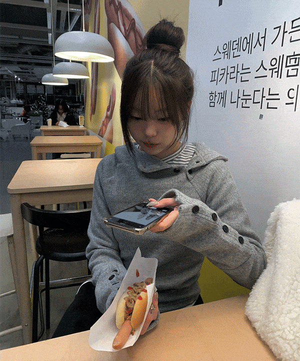 애니원모어 [후리스/소매버튼🤍] 람보 기모 하이넥 골지 버튼 후드 니트 (4color)