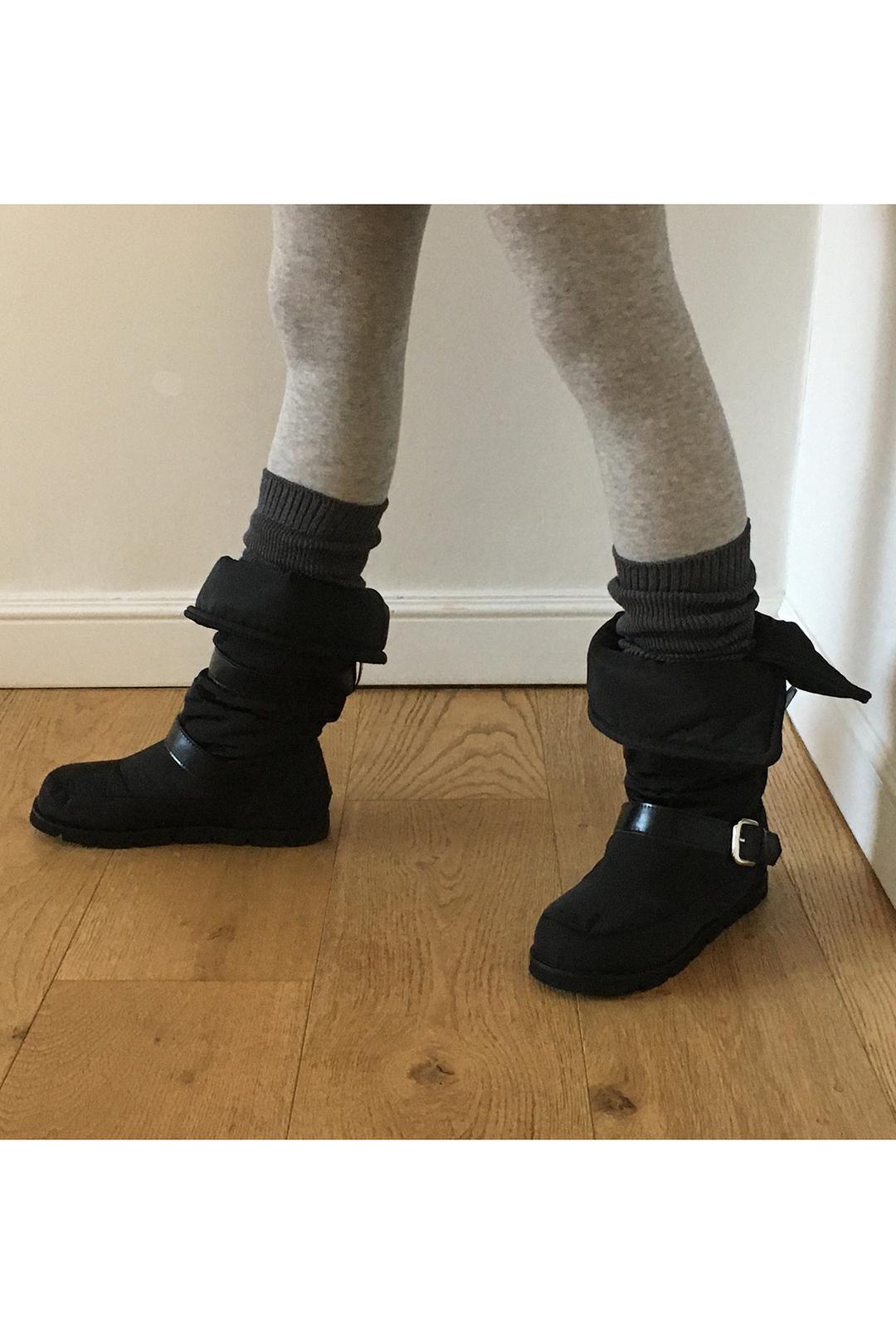 PADDED FLAP BUCKLE BOOTS