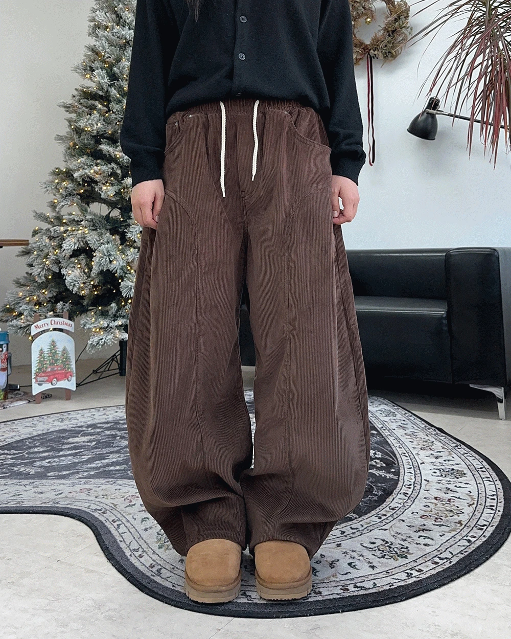 바엘 핀턱 코듀로이 밴딩팬츠