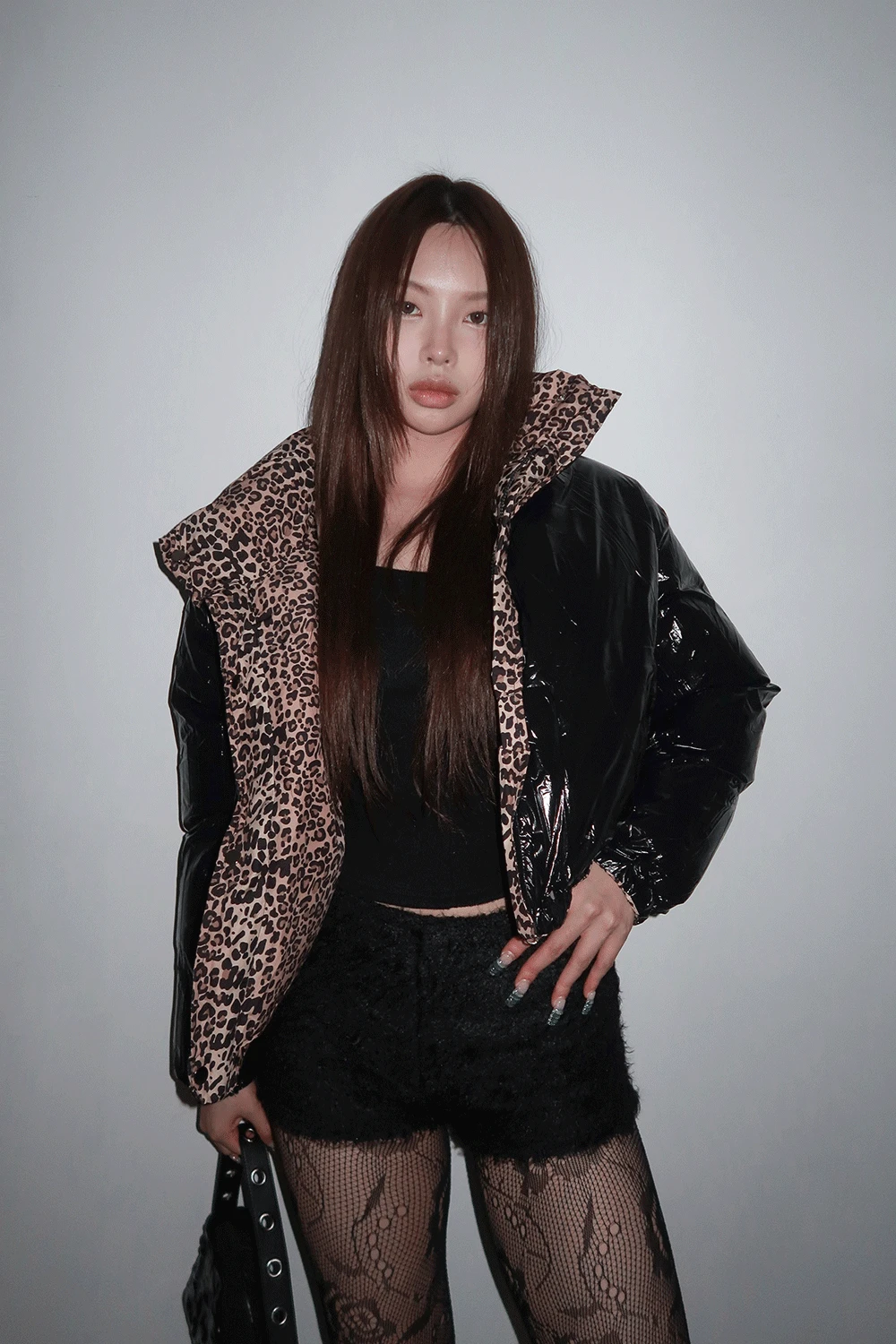 REVERSIBLE LEOPARD CROP PADDING / 리버시블 레오파드 크롭 패딩
