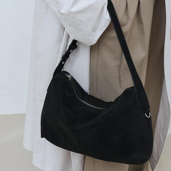 네사 호보백 Nessa Hobo Bag_Black