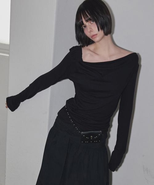 Side Shirring Draped Tee Black