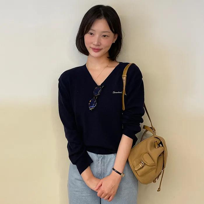[김가을 Pick] Roe V-Neck Knit - Navy