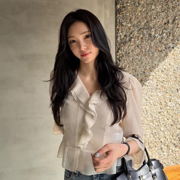 [29CM 단독] [현지 착용]  Antique Waving Blouse_3color