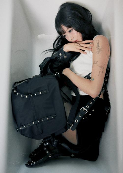 11AM30 Stud shoulder bag _ Black