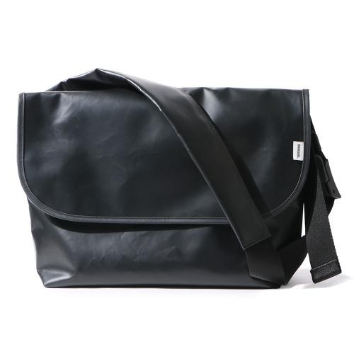 Bubilian Ahmes Messenger Bag_Black