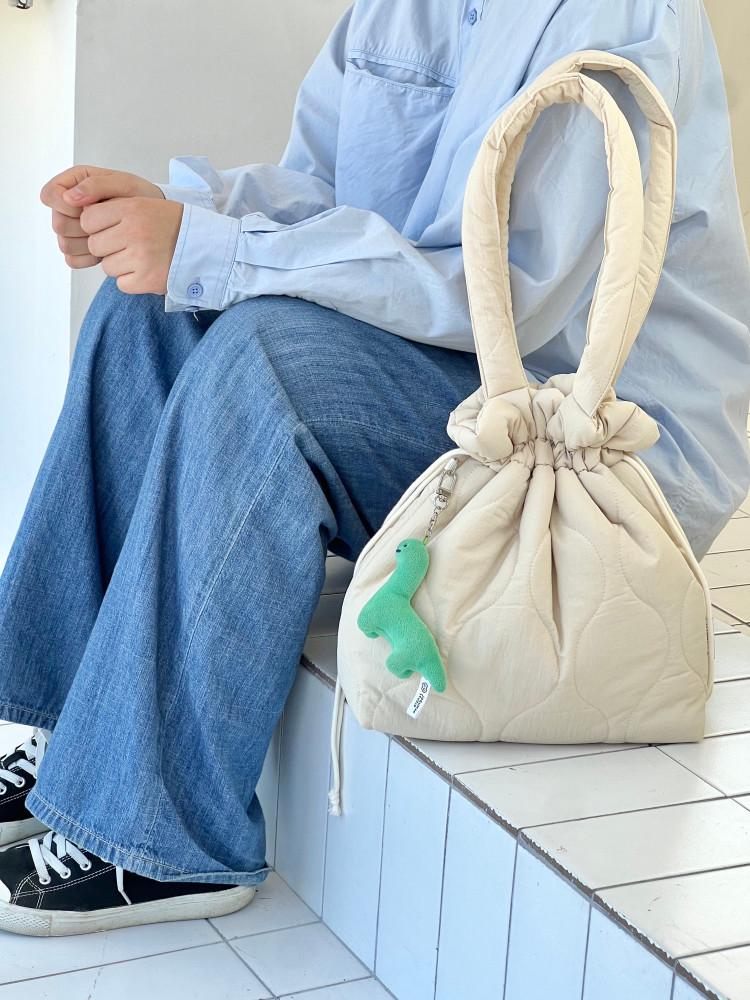 패딩 스트링백(Padding String bag) 데일리백 아이패드 가방 대학생 가방 보조가방 겨울 패션