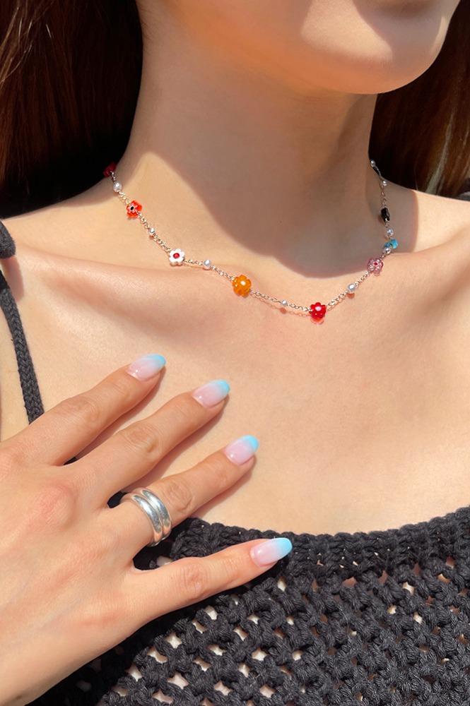[한보름 착용] [SURGICAL] COLORFUL FLOWER GLASS BEADS NECKLACE AN122006