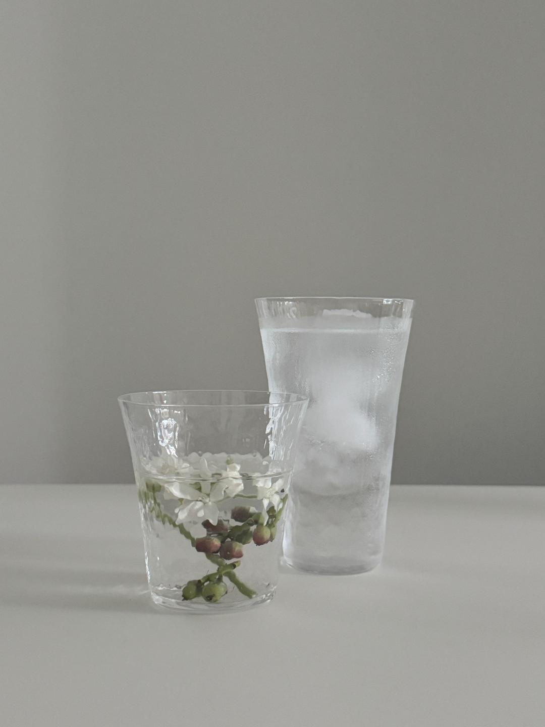 Leau Glass