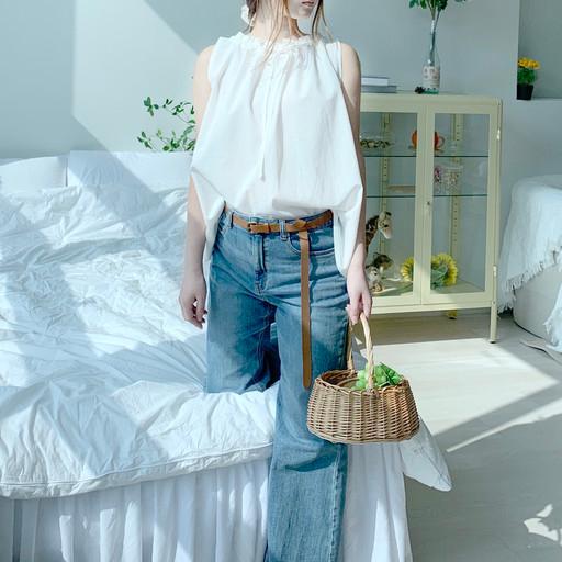 🤍 내추럴 민소매 프릴 블라우스