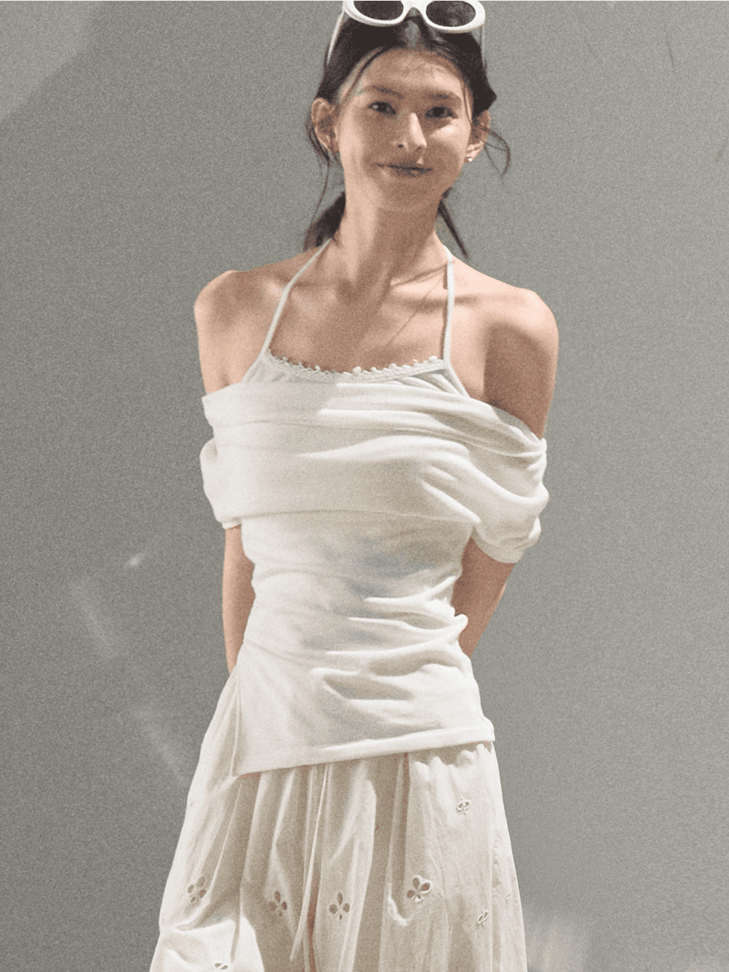 [OAK MOO] "Early Summer Daisy\" Halter-Neck Shirring Top