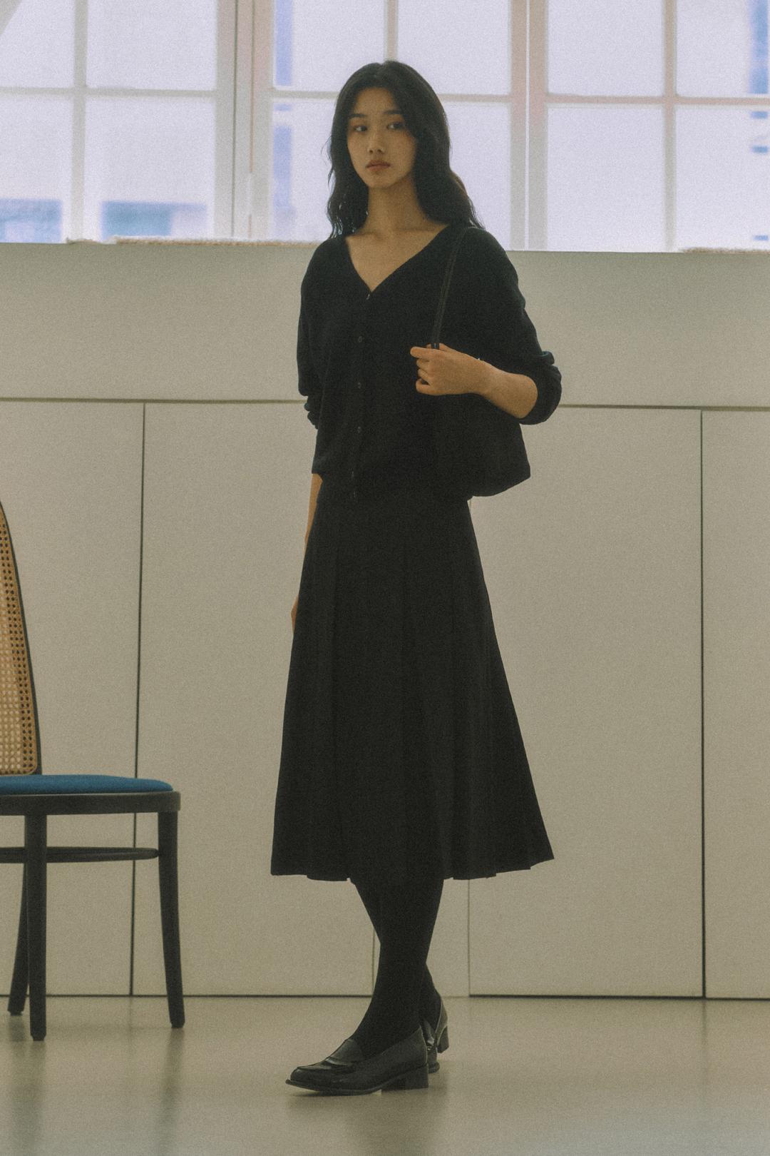 ALANA WOOL PLEATS LONG SKIRT_BLACK