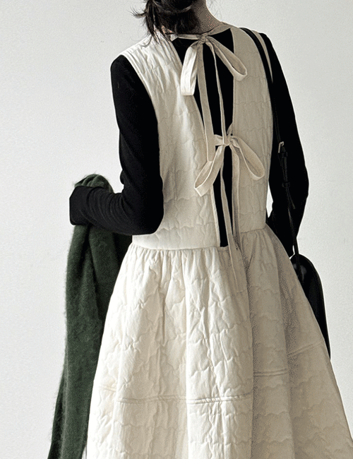 디에 케이트 백스트링 누빔 민소매원피스