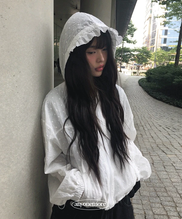 [살안타템🤍] 리몬 패턴 프릴 후드 바람막이 집업