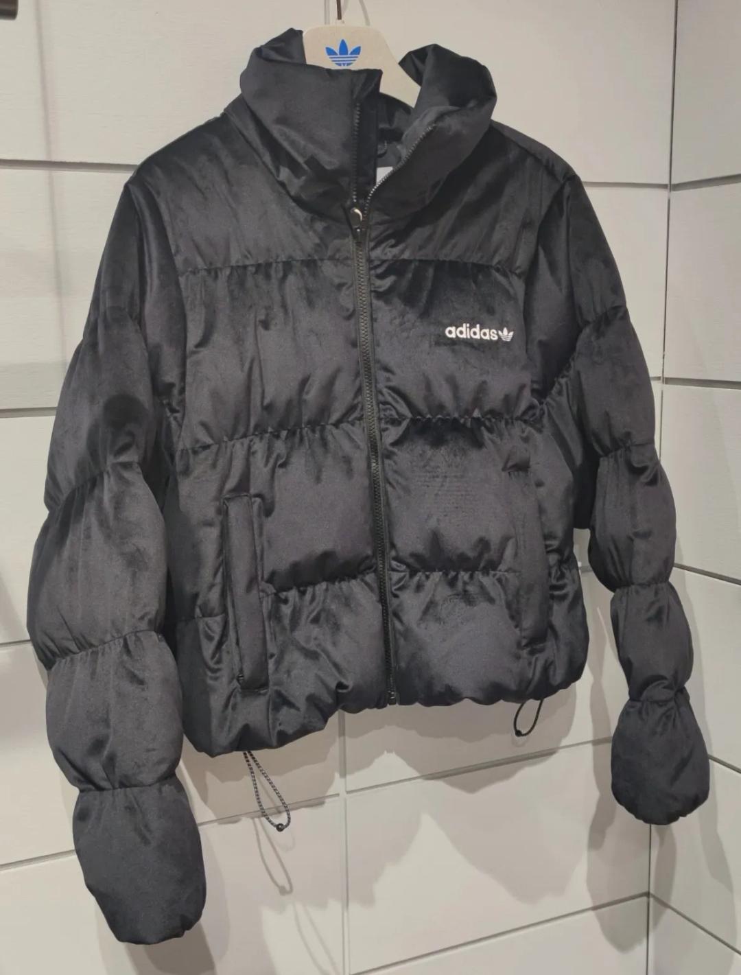 아디다스 벨벳 덕다운 패딩 우먼 IW8439